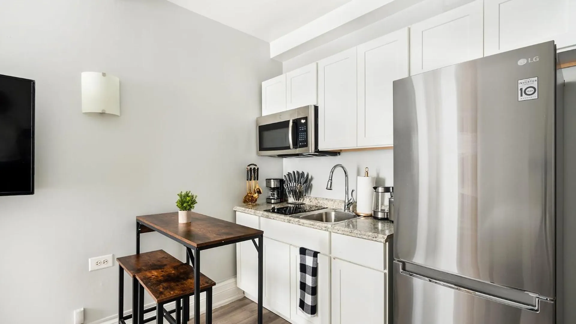 73-310 Newly Reno Studio Uws Doorman Gym Laundry New York 0*,